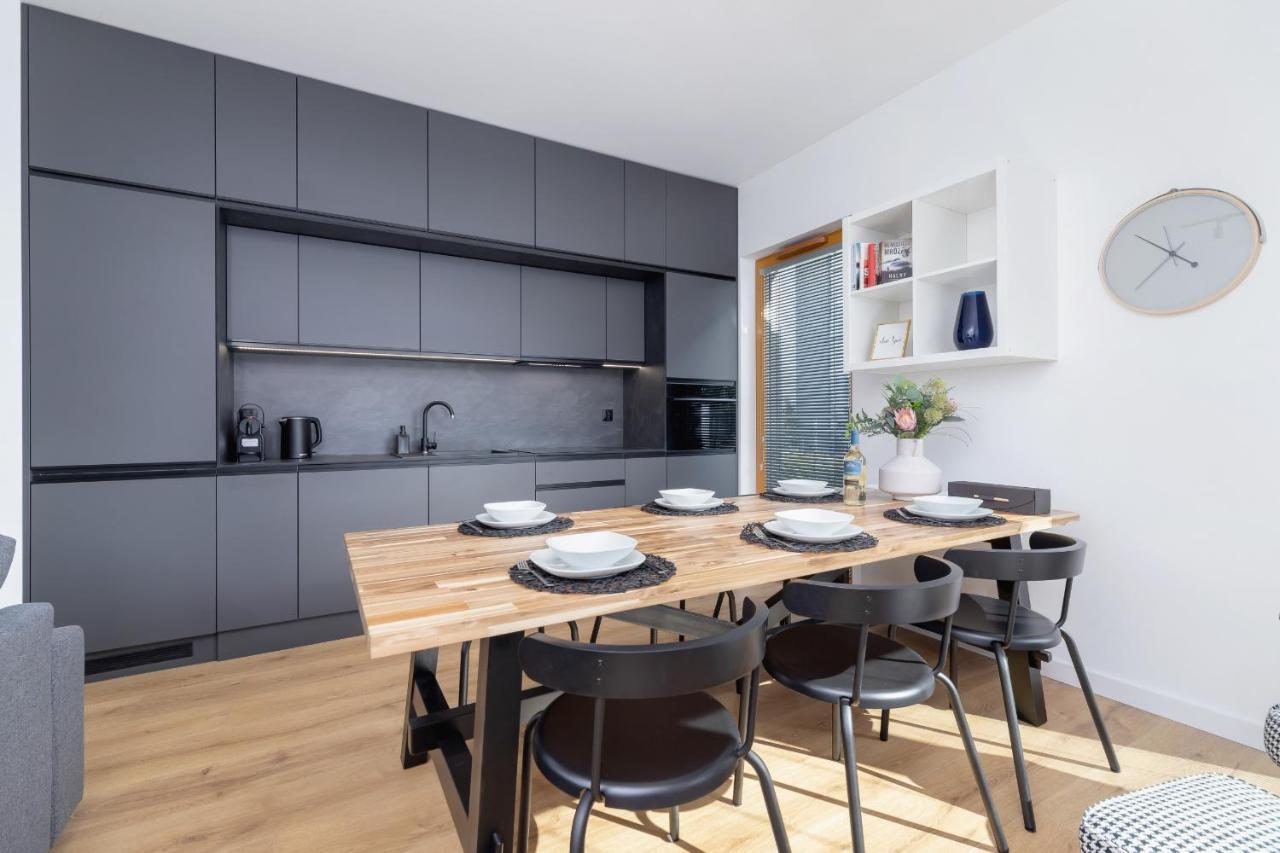 Luxurious Apartment Rakowicka Krakow By Renters Prestige Exterior photo