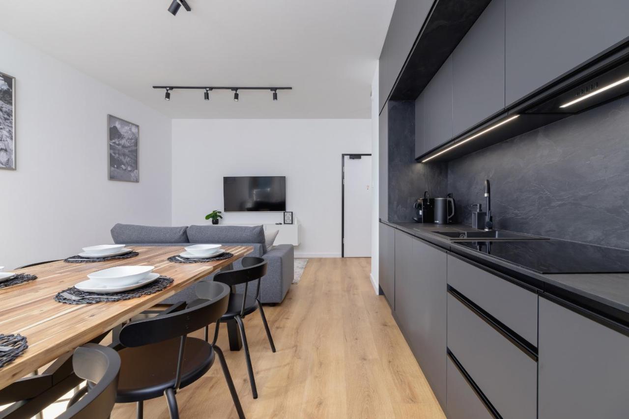 Luxurious Apartment Rakowicka Krakow By Renters Prestige Exterior photo