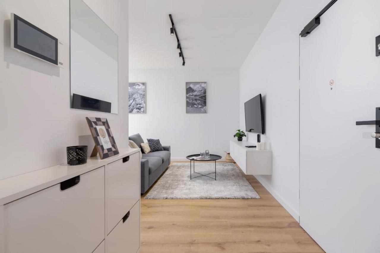 Luxurious Apartment Rakowicka Krakow By Renters Prestige Exterior photo